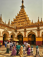 Mandalay_18_Mahamuni_Pagoda.jpg