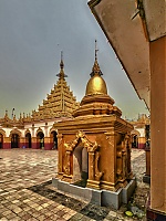 Mandalay_19_Mahamuni_Pagoda.jpg