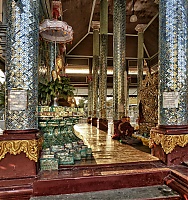 Shwedagon_Pagoda_07.jpg