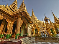 Shwedagon_Pagoda_11.jpg