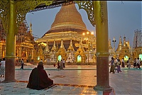 018_Burma_2014_Shwedagon_ji.jpg
